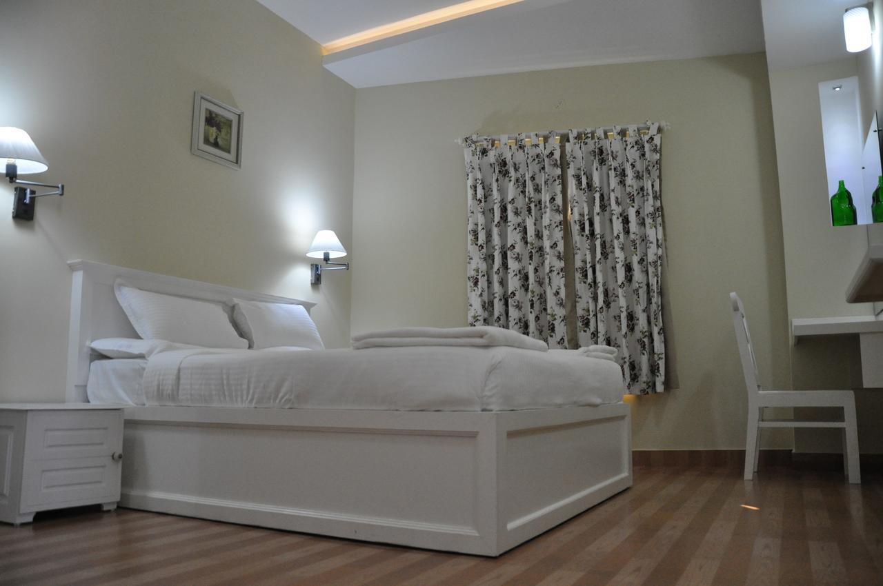 Hotel Daffodils Spice Court Kochi Zewnętrze zdjęcie