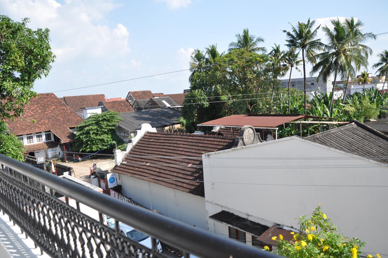 Hotel Daffodils Spice Court Kochi Zewnętrze zdjęcie