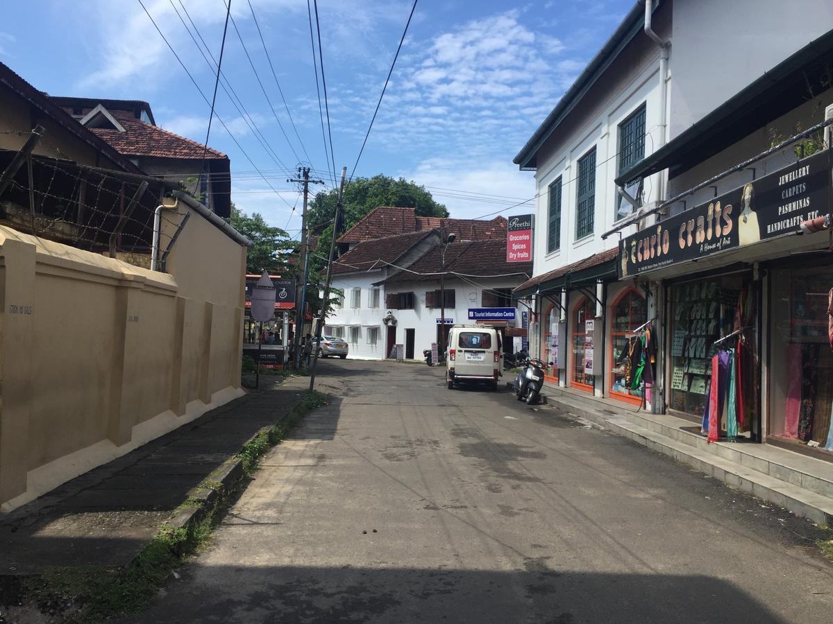 Hotel Daffodils Spice Court Kochi Zewnętrze zdjęcie