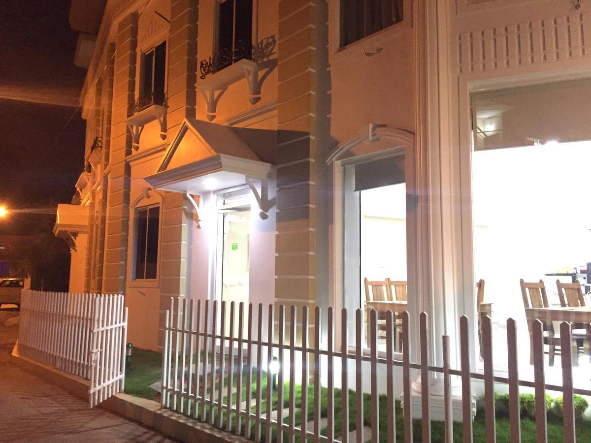 Hotel Daffodils Spice Court Kochi Zewnętrze zdjęcie
