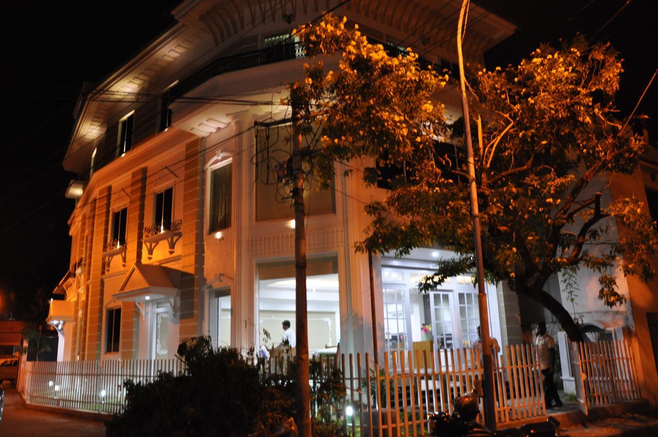 Hotel Daffodils Spice Court Kochi Zewnętrze zdjęcie