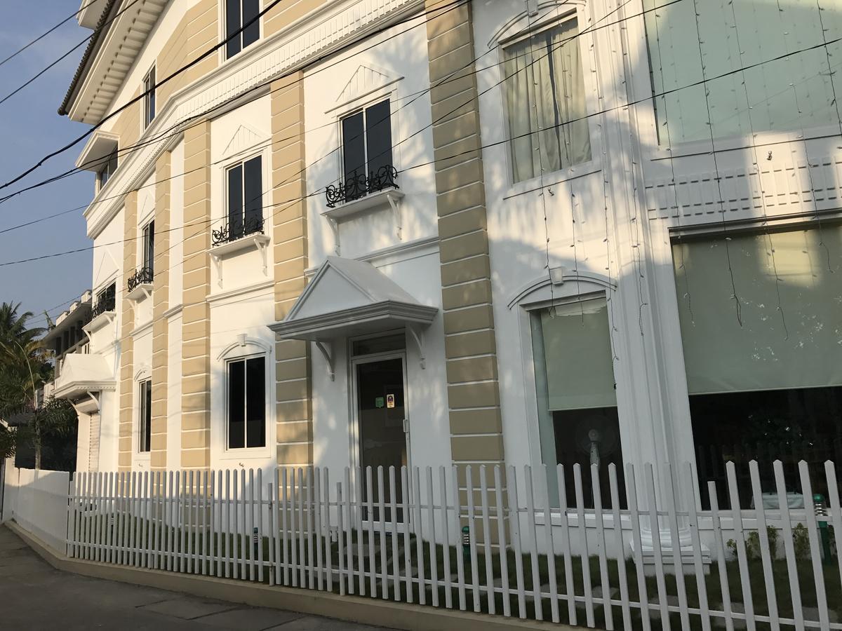 Hotel Daffodils Spice Court Kochi Zewnętrze zdjęcie