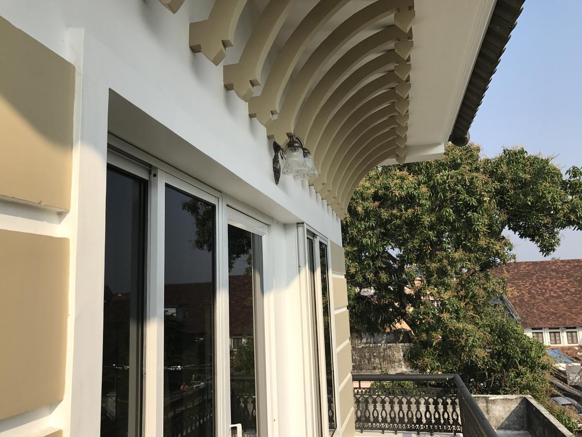 Hotel Daffodils Spice Court Kochi Zewnętrze zdjęcie