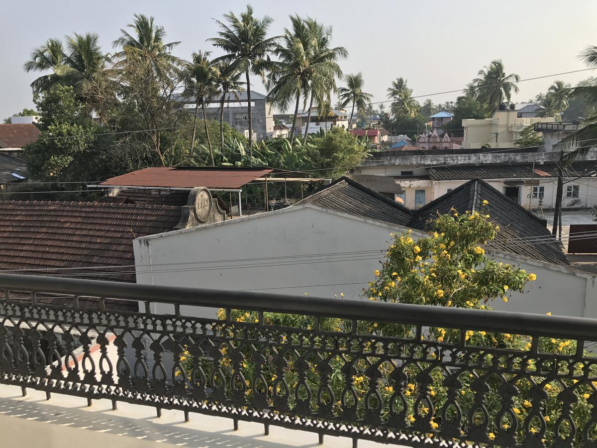 Hotel Daffodils Spice Court Kochi Zewnętrze zdjęcie